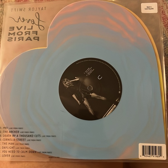 NWT Taylor Swift Lover Live From Paris Vinyl LLFP Heart Shaped - Picture 2 of 3